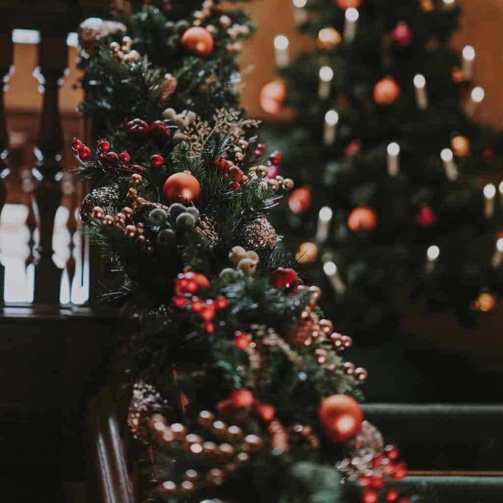 Tips To Decorate The Staircase For Christmas 5