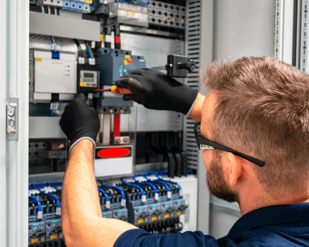 Top 5 Reasons to Hire an Electrician for Your Home 1