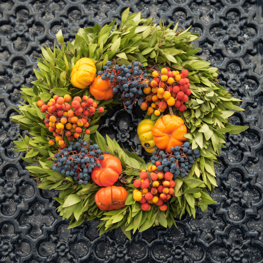 From Nature to Your Doorstep: Create Beautiful Autumn Wreath Today 1