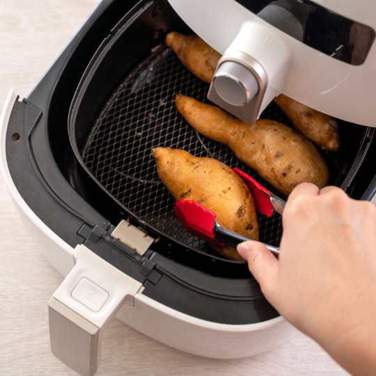 Exploring the Battle of the Kitchen Titans: Air Fryer vs Microwave 1