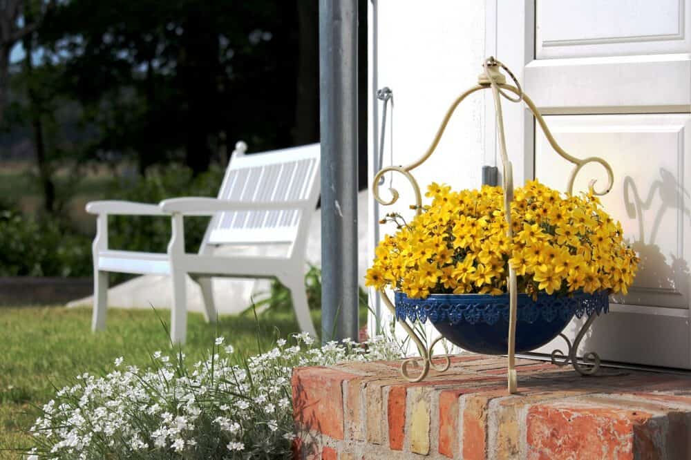 Transform Your Front Garden - Grass or Gravel?