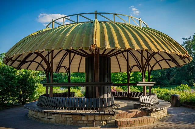 Stylish Shade Ideas For Gardens Whatever The Size 1