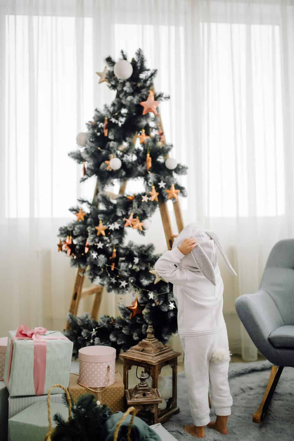 Transform the Living Room into a Christmas Wonderland