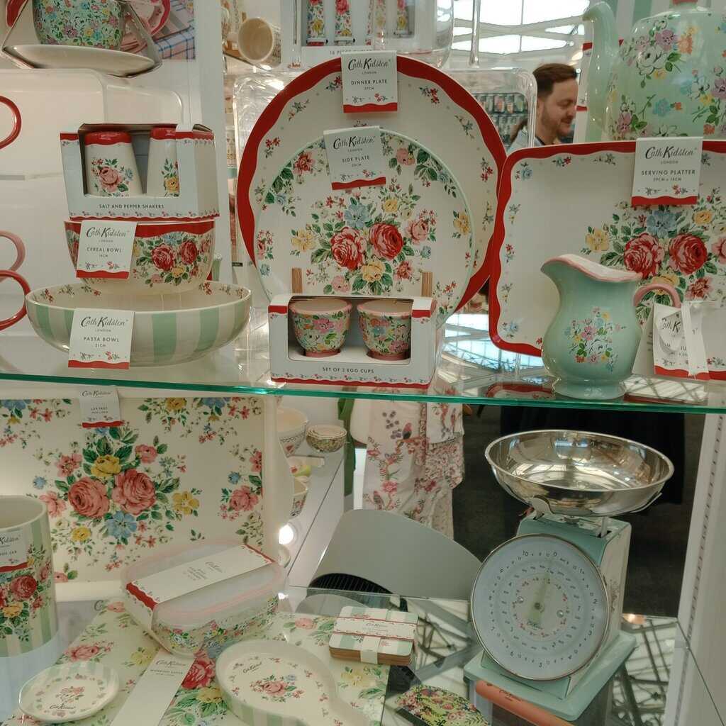 Farmhouse Kitchen Accessories and Tableware - Add Timeless Charm to Your Home 1