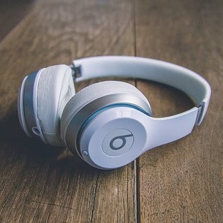 Cleaning Technique for Earbuds and Headphones Cleaning Technique for Earbuds and Headphones