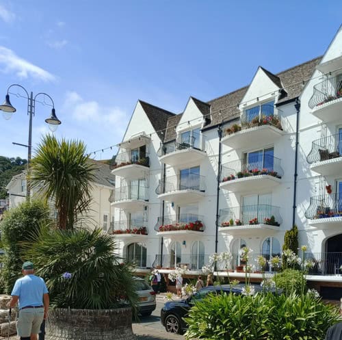 Is Coastal Living Right For You? Explore The Pros And Cons 1 Is Coastal Living Right For You? Explore The Pros And Cons 1