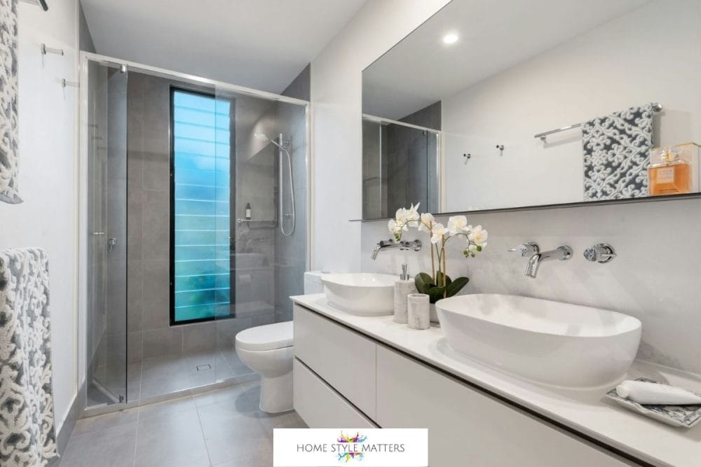 Bathroom cleaning tips
